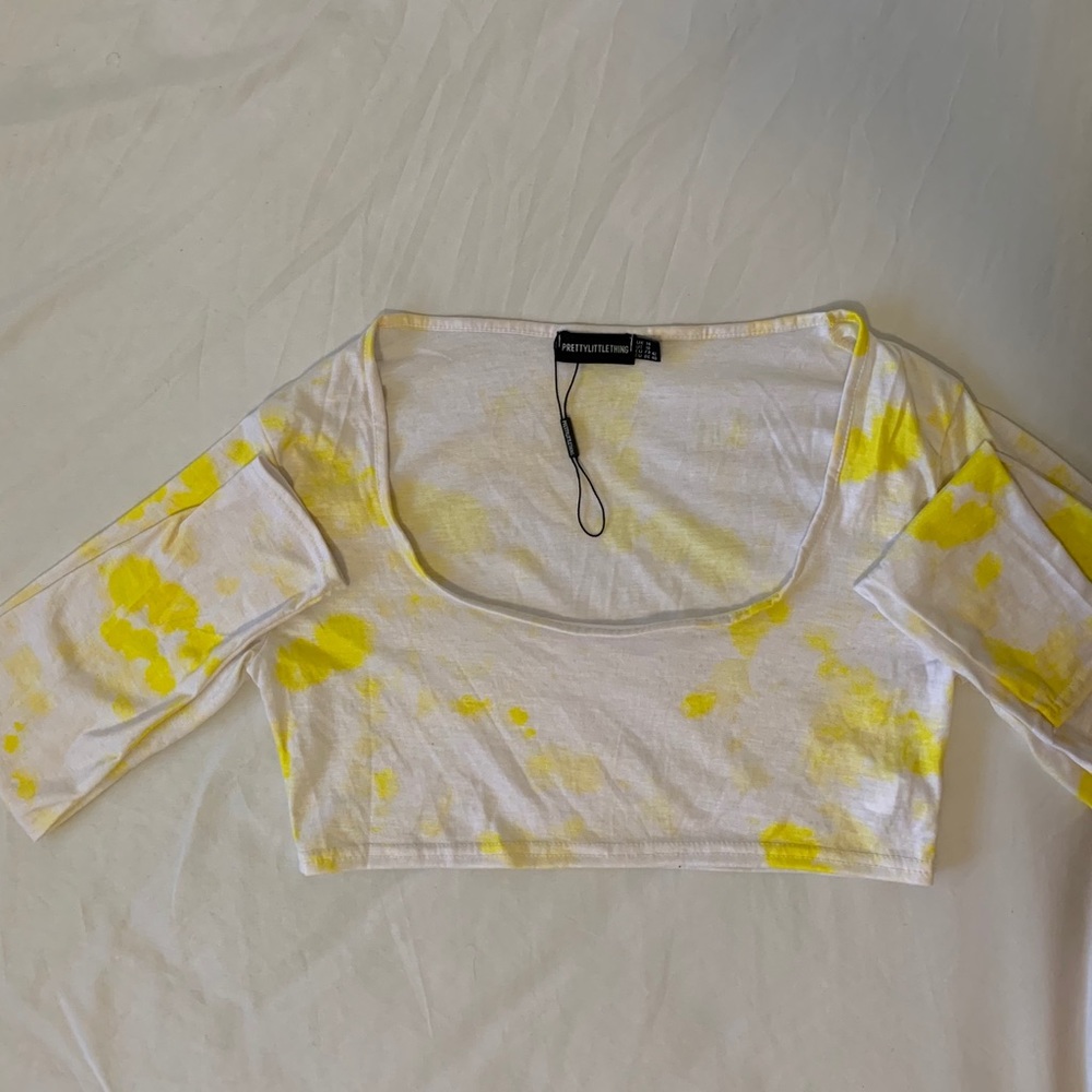 Trendy long sleeve crop top